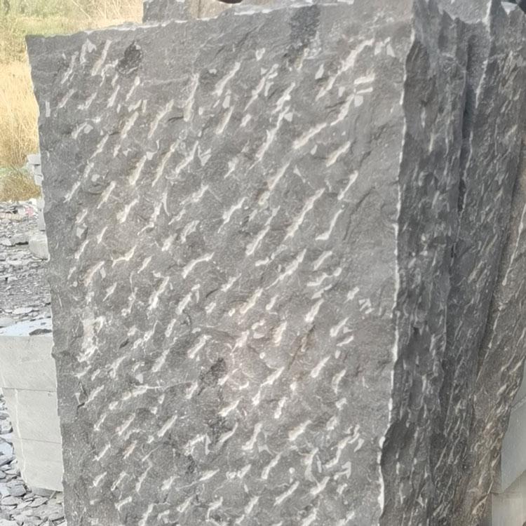 鋪地亂型石與景觀擋土墻 多功能石材在園林設計中的應用